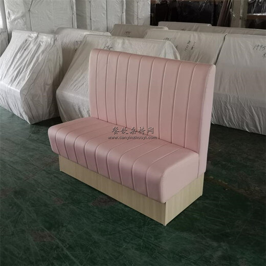博尔塔拉全皮软包卡座沙发